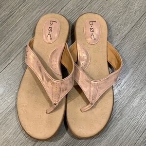 BOC Pink & Gold Vegan Leather Thong Style Sandals size 9‎